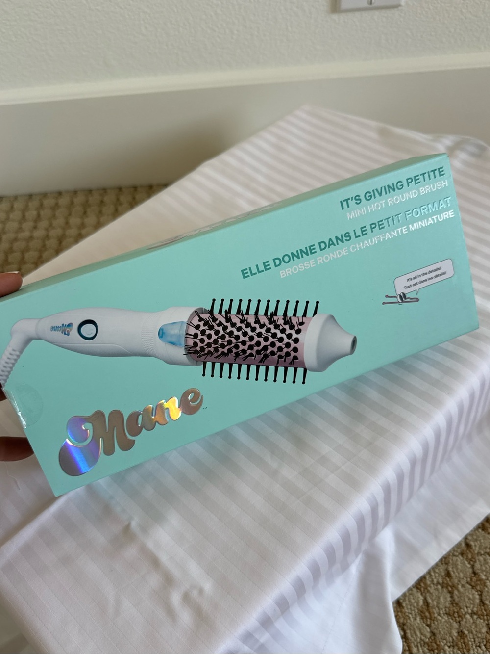Mane “It’s Giving Petite” Mini Hot Round Brush – NEW